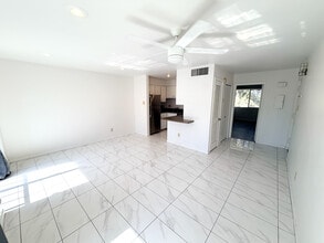 1016 E Osborn Rd, Unit F in Phoenix, AZ - Building Photo - Building Photo