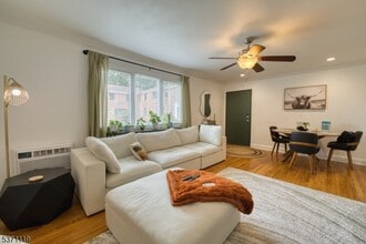 14B Troy Dr in Springfield, NJ - Building Photo - Building Photo