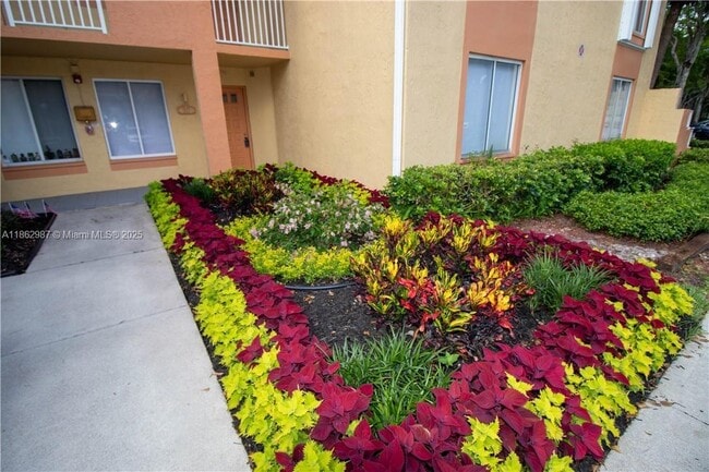 917 Coral Club Dr in Coral Springs, FL - Building Photo - Building Photo