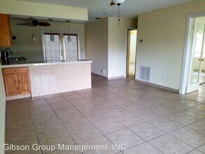 4500 NE 15th Ave in Oakland Park, FL - Foto de edificio - Building Photo