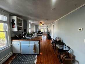 235 Spring St in Newport, RI - Building Photo - Building Photo