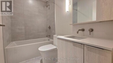 120 Broadway Ave in Toronto, ON - Building Photo - Building Photo