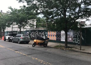 1601 DeKalb Ave in Brooklyn, NY - Building Photo - Building Photo