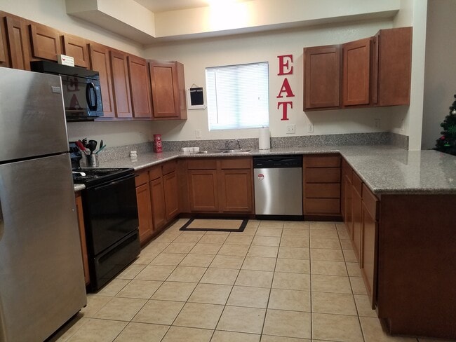 1433 E Elm St, Unit #1 - 5 bed in Tucson, AZ - Building Photo - Building Photo