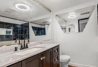 1723 N Robb St in Lakewood, CO - Building Photo - Building Photo