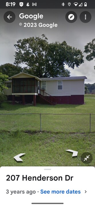 208 Henderson Dr Photo