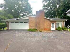 9419 Brenda Ann Rd in Charlotte, NC - Building Photo - Building Photo