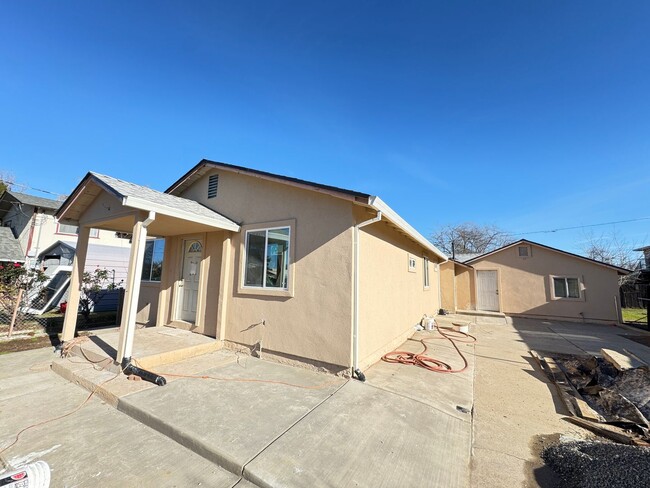 4909 Okmulgee Ave in Olivehurst, CA - Building Photo - Building Photo