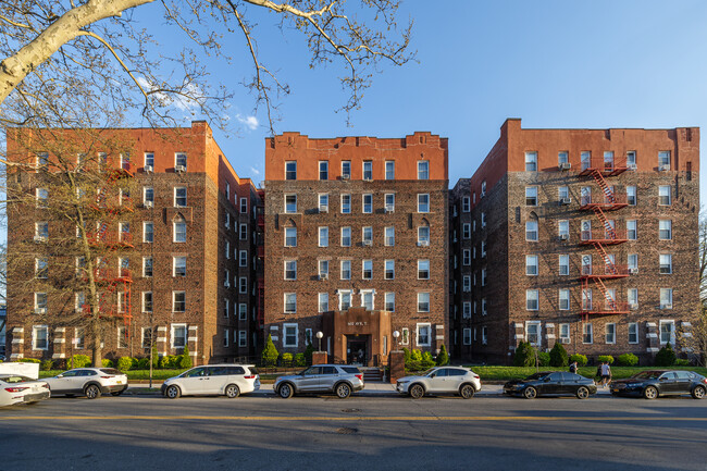 602 Avenue T in Brooklyn, NY - Foto de edificio - Building Photo