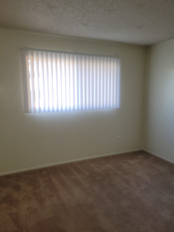 15549 Barranca Way in Victorville, CA - Building Photo - Building Photo