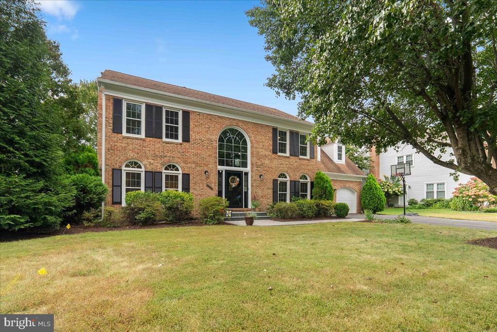 15411 Eagle Tavern Ln in Centreville, VA - Building Photo
