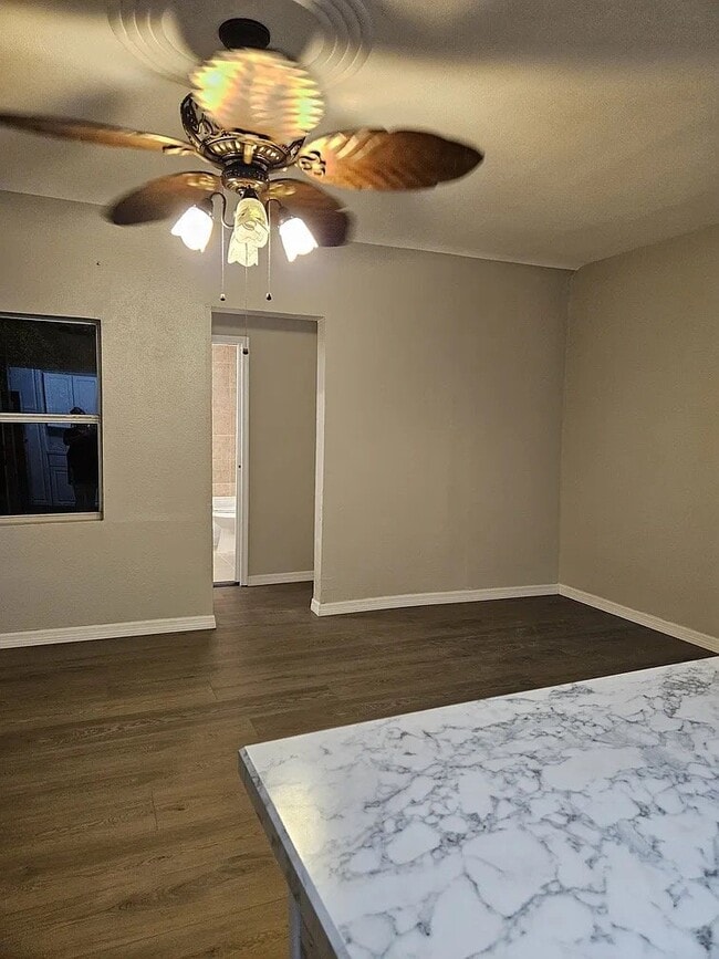 3705 N Clearfield Ave in Tampa, FL - Foto de edificio - Building Photo