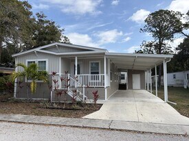 7501 142nd Ave N in Largo, FL - Building Photo