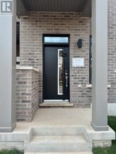 3278 Crystal Dr in Oakville, ON - Building Photo - Building Photo