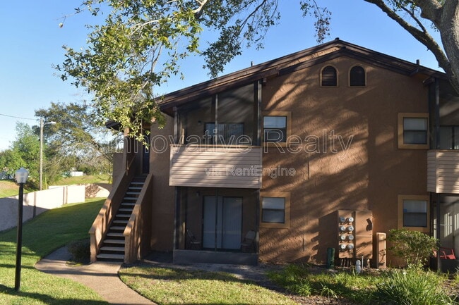 property at 2942 Antique Oaks Cir