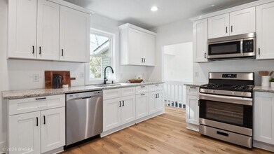 407 W 1st Ave in Indianola, IA - Building Photo - Building Photo