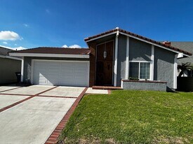 7611 Barbi Ln in La Palma, CA - Building Photo