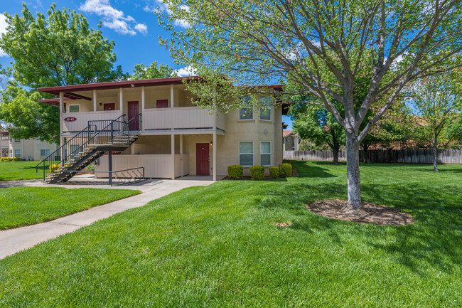 Mission Ranch Apartments in Chico, CA - Building Photo - Building Photo