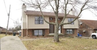1364 Leaning Tree Ln in Lexington, KY - Building Photo