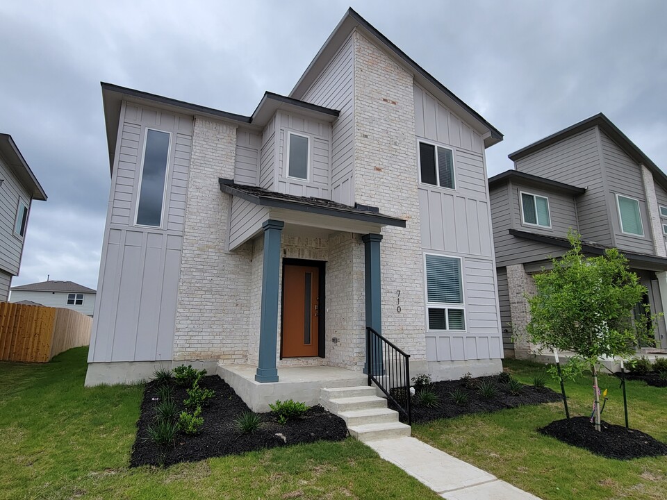 710 Granger Ln in College Station, TX - Building Photo