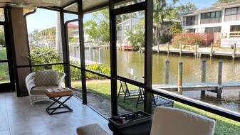 1517 Chesapeake Ave, Unit 1517 Chesapeake Avenue in Naples, FL - Building Photo