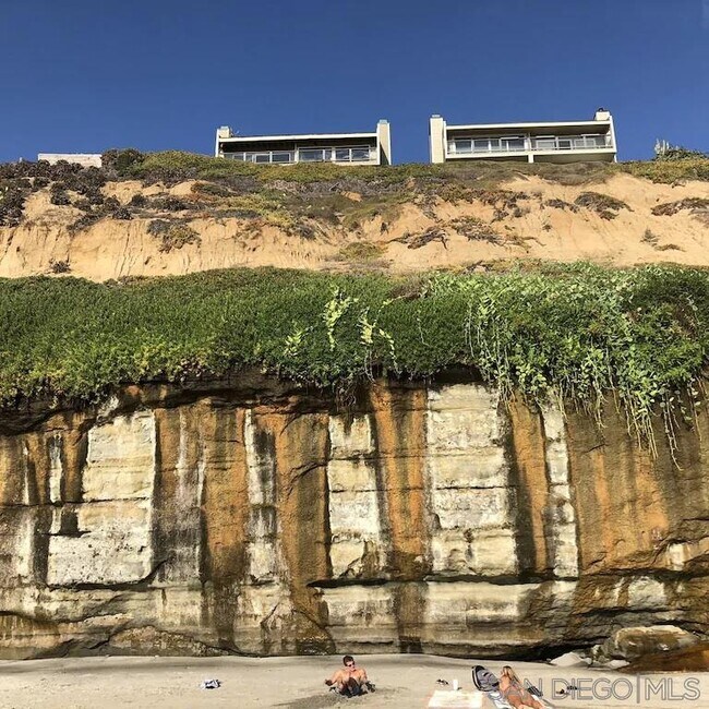 940 Sealane Dr-Unit -Apt 10 in Encinitas, CA - Building Photo - Building Photo