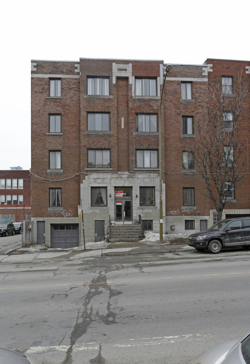 3614 Décarie in Montréal, QC - Building Photo