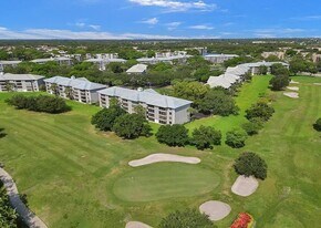 1512 Whitehall Dr, Unit 303 in Davie, FL - Building Photo