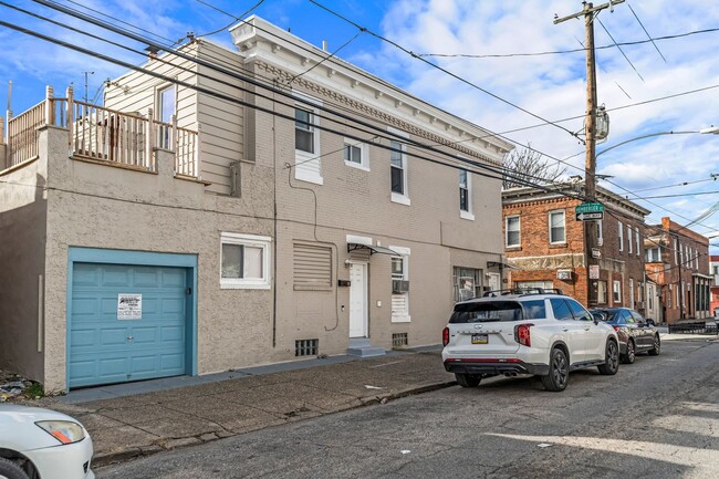 property at 2001 S Hemberger St