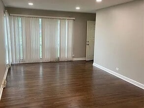 933 Crest St in Wheaton, IL - Building Photo - Building Photo