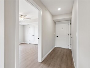 7028 Thunder Vly Dr, Unit 11 in Peosta, IA - Foto de edificio - Building Photo