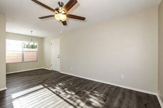 909 E Marco Polo Rd in Phoenix, AZ - Building Photo - Building Photo