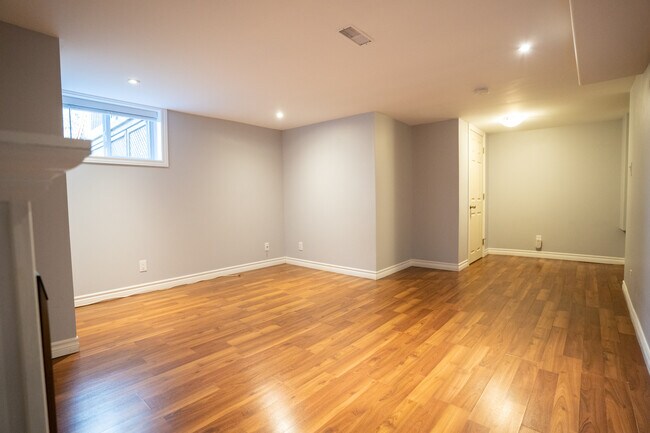 72 Amsterdam Av in Toronto, ON - Building Photo - Building Photo