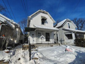 140 W 16th St in Anderson, IN - Building Photo