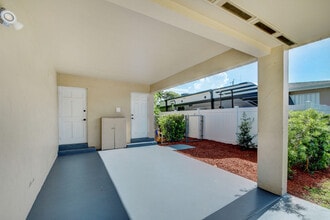 1749 15th Ave N in Lake Worth Beach, FL - Building Photo - Building Photo