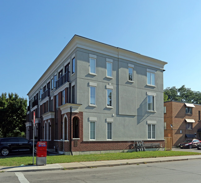 147-159 Walnut St S in Hamilton, ON - Building Photo - Building Photo