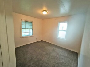 21304 Hansen Rd in Maple Heights, OH - Building Photo - Building Photo