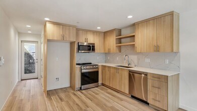 2822 S Walden St in Seattle, WA - Building Photo - Building Photo