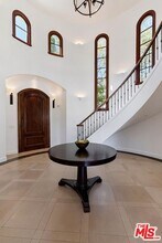 2134 La Mesa Dr in Santa Monica, CA - Building Photo - Building Photo