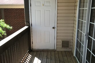 141 Wexford Dr, Unit 202 in Anderson, SC - Foto de edificio - Building Photo