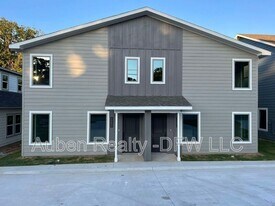 2428 S Fannin Ave in Denison, TX - Building Photo