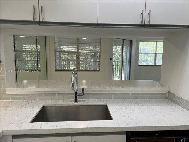 1200 SW 125th Ave in Pembroke Pines, FL - Building Photo - Building Photo