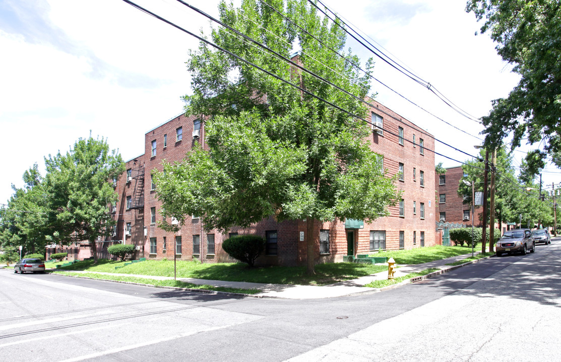 343 Schley St in Newark, NJ - Building Photo