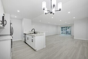 BENTLEY in Los Angeles, CA - Building Photo