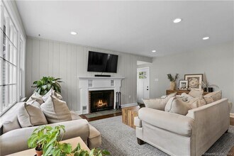 80 Ridgewood Ave in Stamford, CT - Building Photo - Building Photo