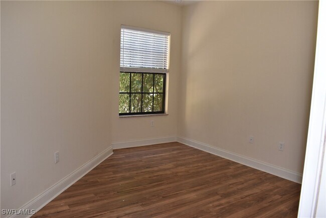 property at 1303 Verde Dr