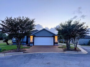 3201 Kingsmill Dr in Pace, FL - Building Photo - Building Photo