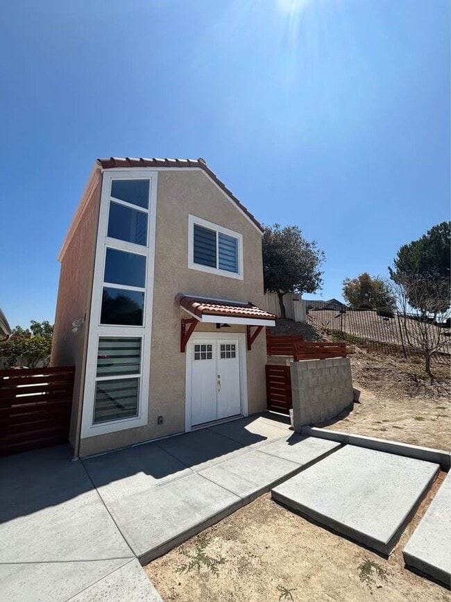 1047 Shepherds Knoll Pl in Chula Vista, CA - Foto de edificio - Building Photo