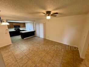 752 Crosswind Dr in Sacramento, CA - Building Photo - Building Photo