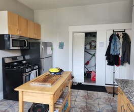 2001 S Loomis St in Chicago, IL - Building Photo - Building Photo